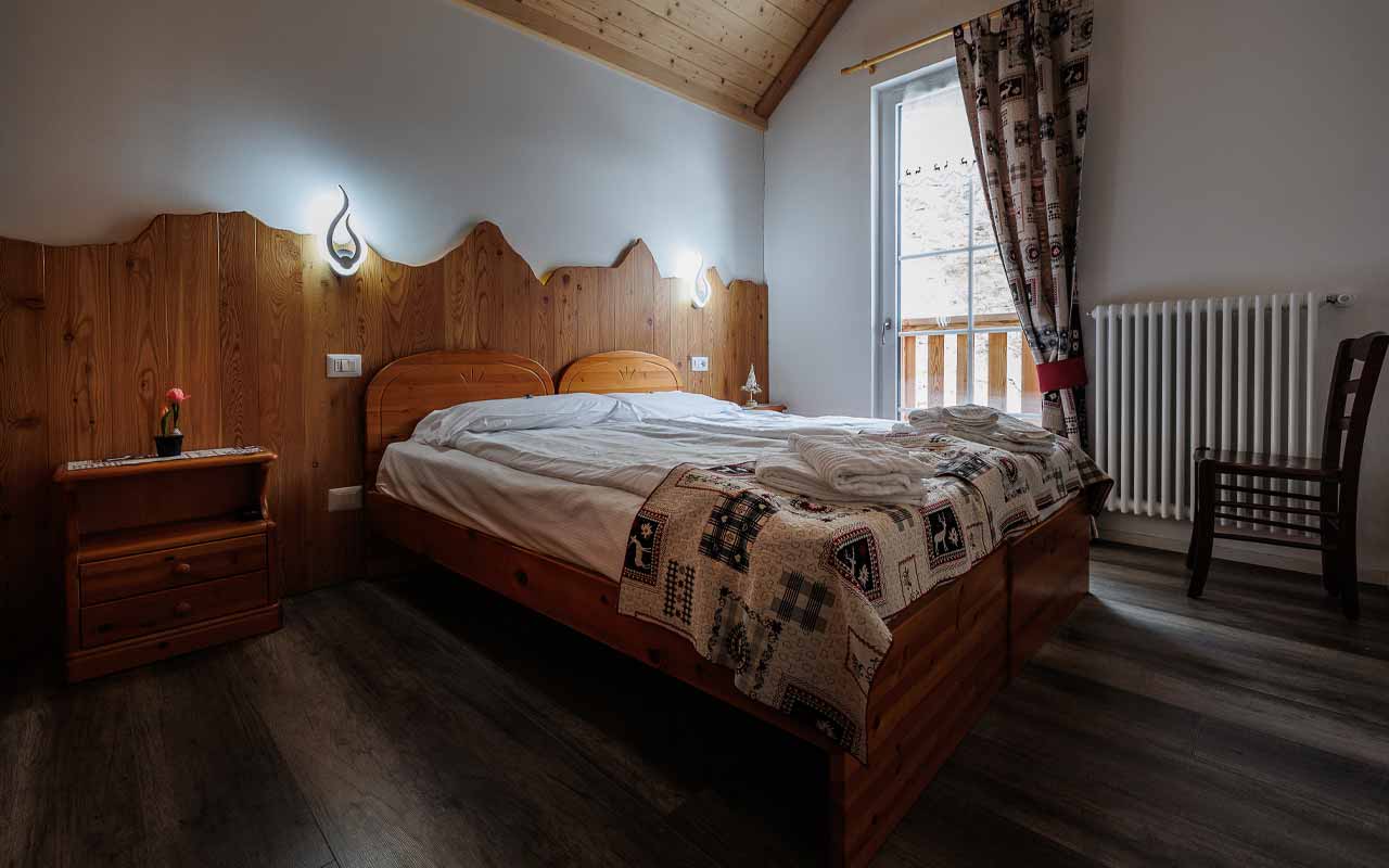 Albergo ristoranre B&B Le Alpi cascata del toce dormire e mangiare in valo Formazza