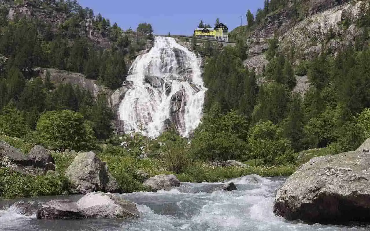 hotel B&B Le Alpi Formazza Valley Toce waterfall