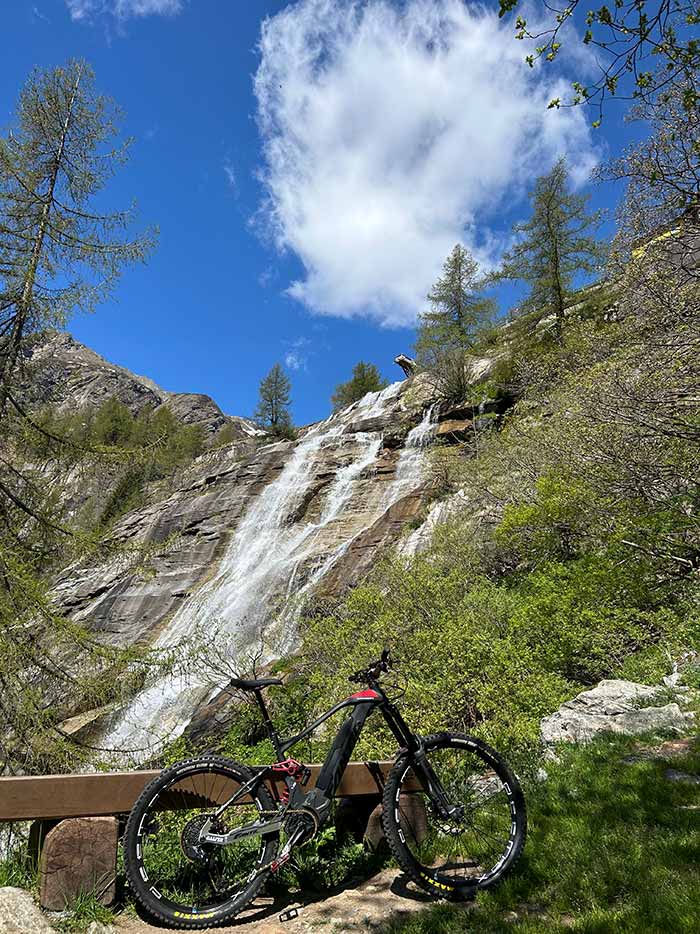 Albergo Bed and breakfast ristorante Le Alpi Val Formazza Cascata del Toce